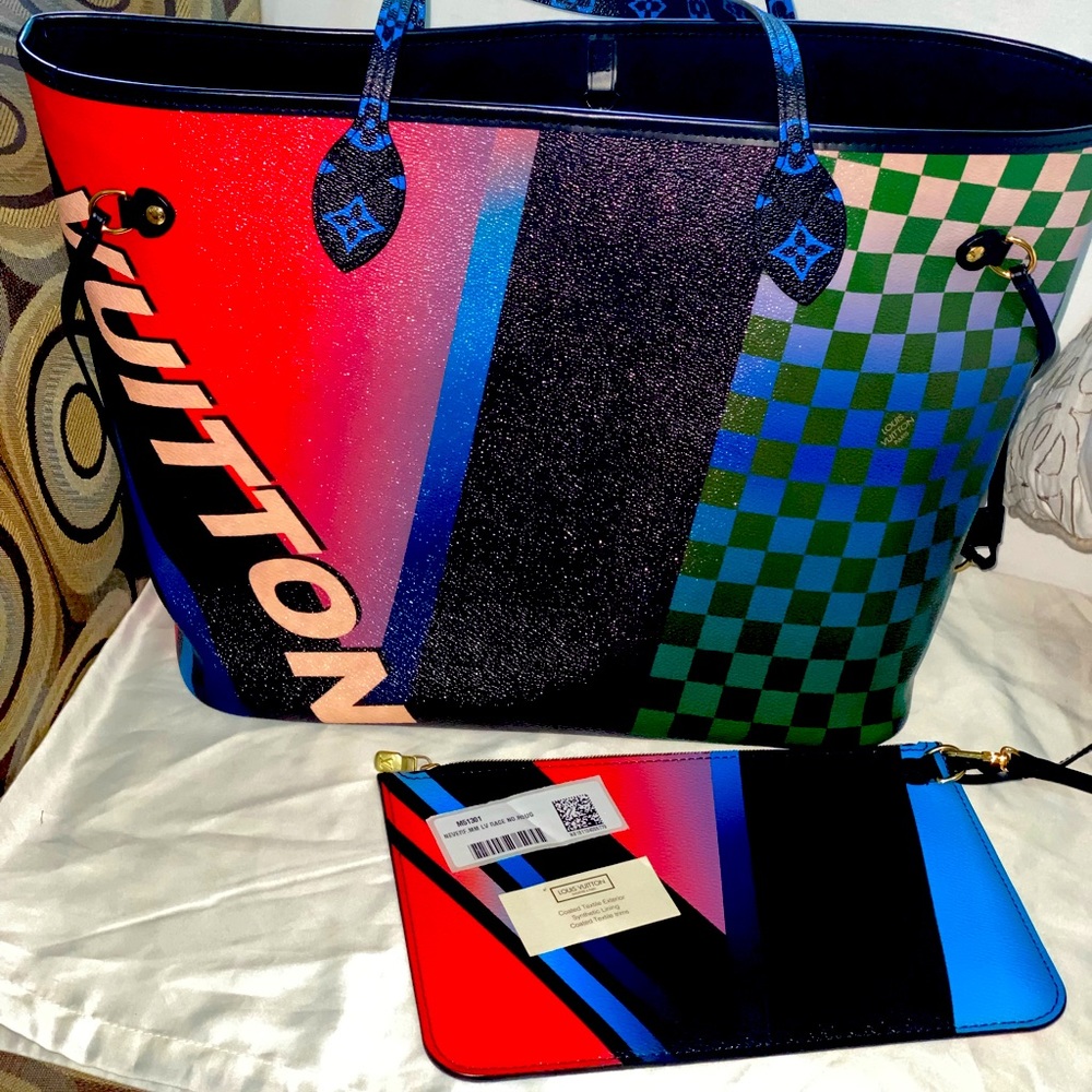🗣️SOLD 🗣️Louis Vuitton Race Neverfull MM